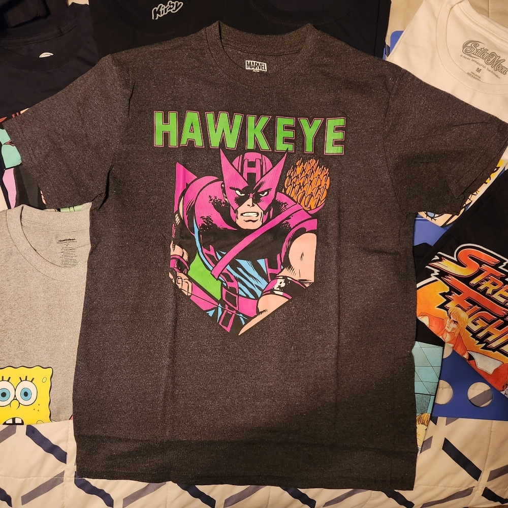 Marvel's Hawkeye T-Shirt Size Medium
